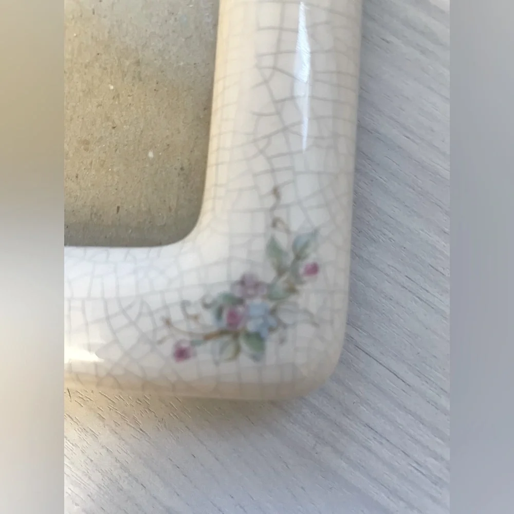 Vintage 1960s Cottage Floral Small Crackle Glaze Ceramic Picture Frame